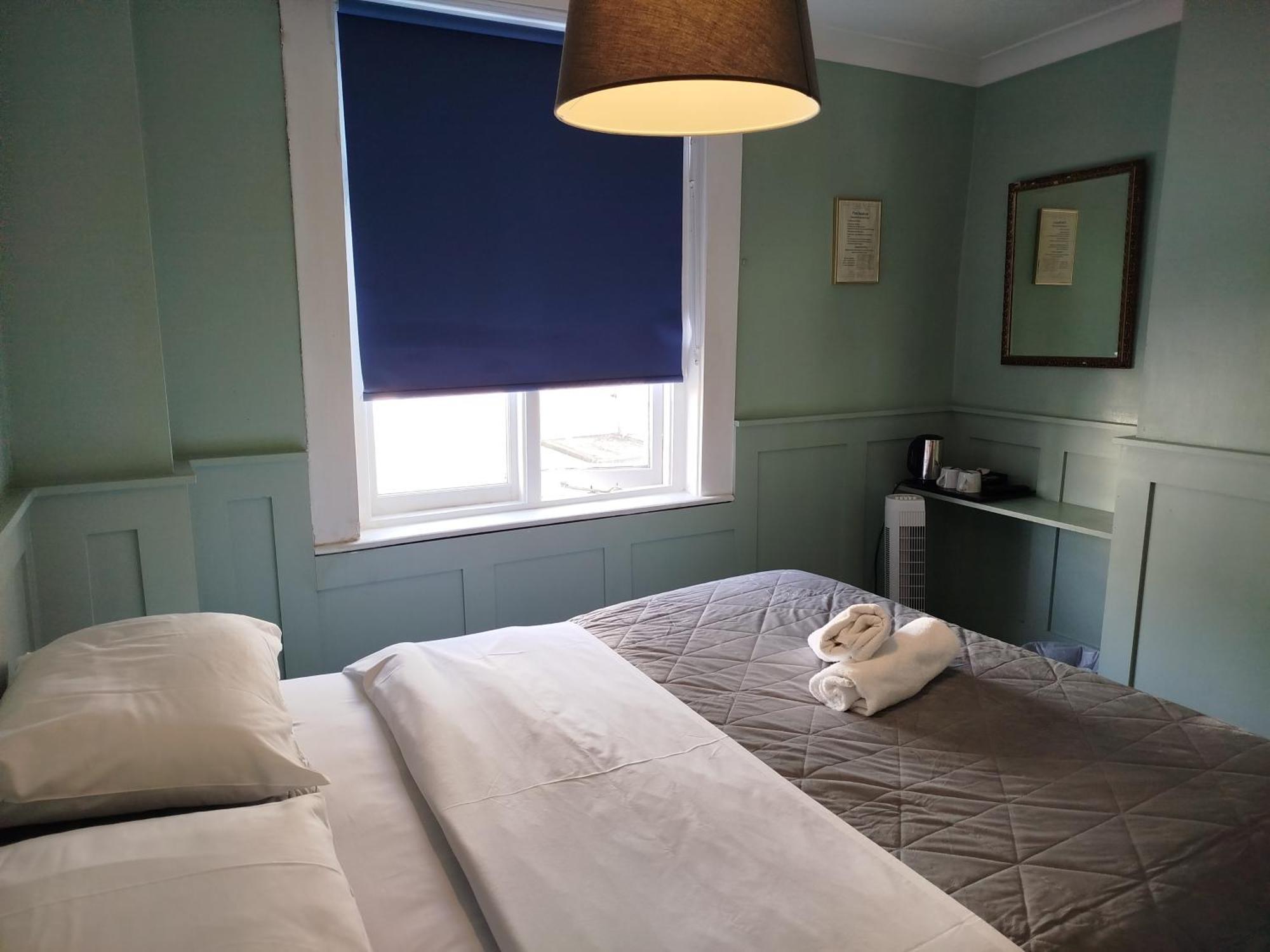 The Willows Hove Extérieur photo