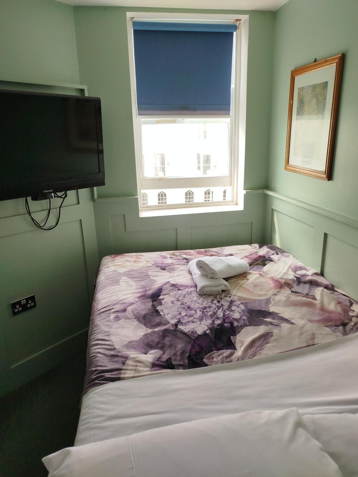 The Willows Hove Extérieur photo